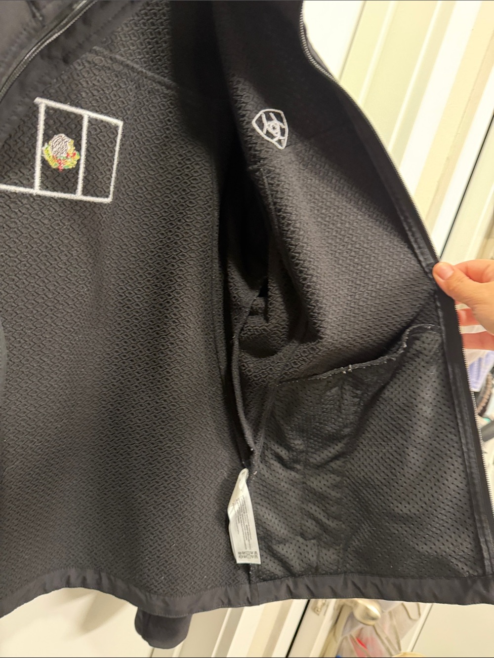Ariat Black Softshell Jacket with Multicolor Sleeve Logo - Picture 6 of 8